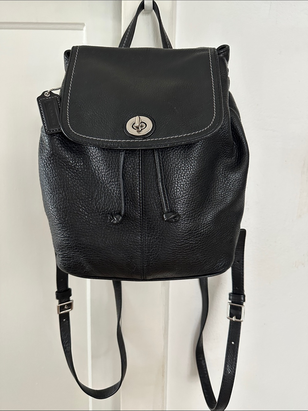 Vintage Coach Turnlock Black Pebble Leather Black / Green Drawstring Backpack